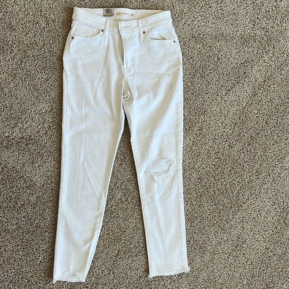 Levi’s 721 High-Rise Skinny Ankle Jean